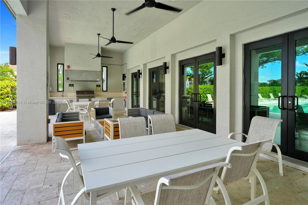 For Sale: $2,099,999 (5 beds, 4 baths, 4051 Square Feet)