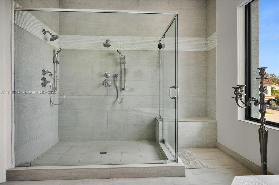 For Sale: $2,099,999 (5 beds, 4 baths, 4051 Square Feet)
