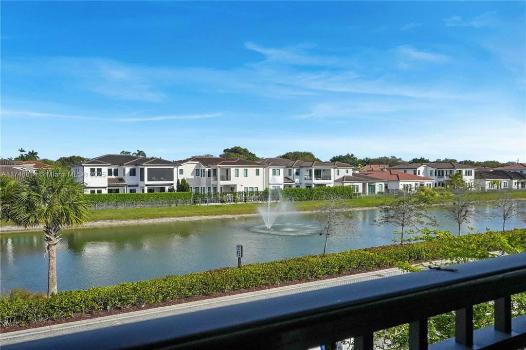 For Sale: $2,099,999 (5 beds, 4 baths, 4051 Square Feet)