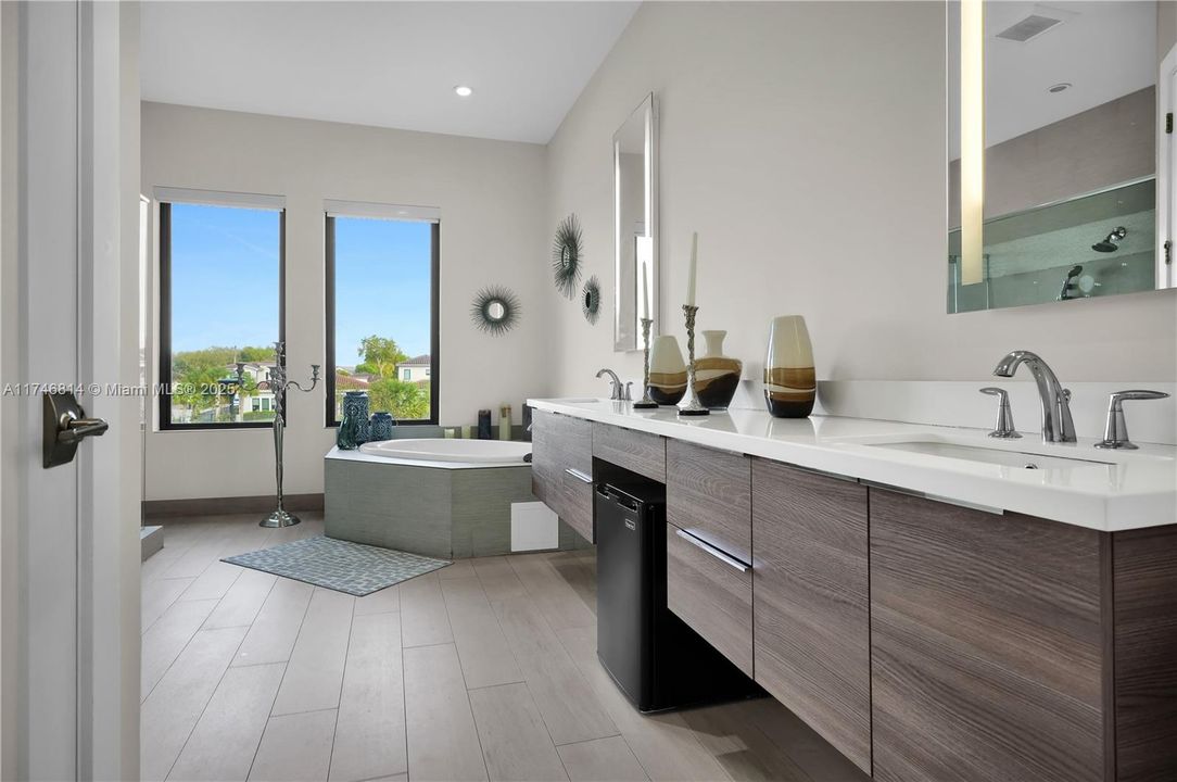 For Sale: $2,099,999 (5 beds, 4 baths, 4051 Square Feet)