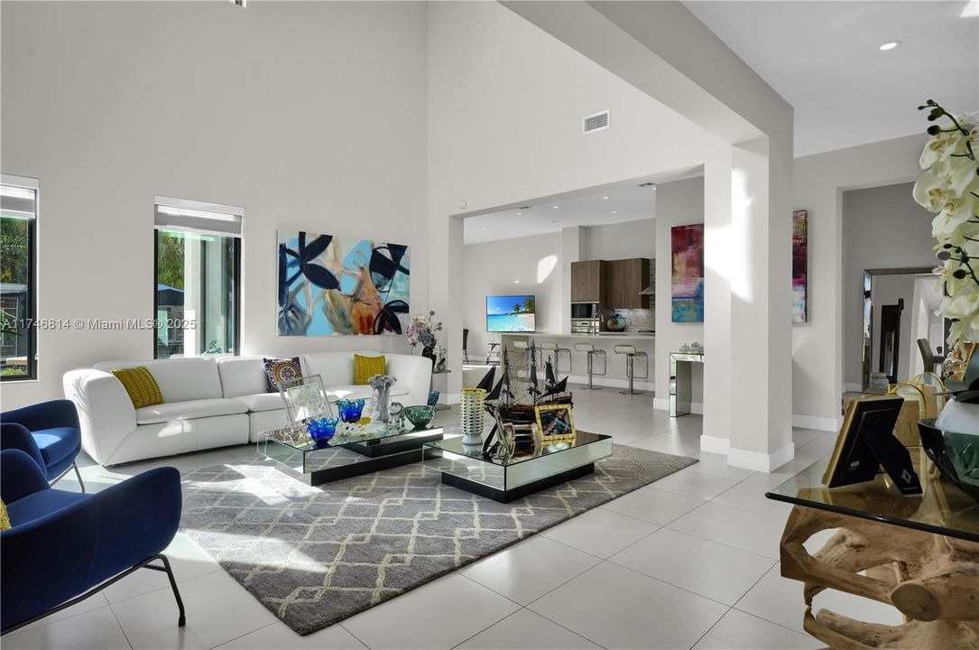 For Sale: $2,099,999 (5 beds, 4 baths, 4051 Square Feet)