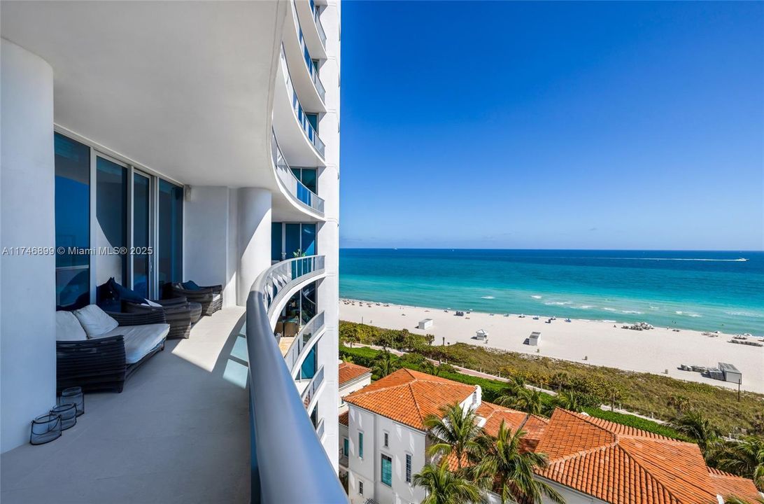 Recently Sold: $5,600,000 (4 beds, 4 baths, 3807 Square Feet)