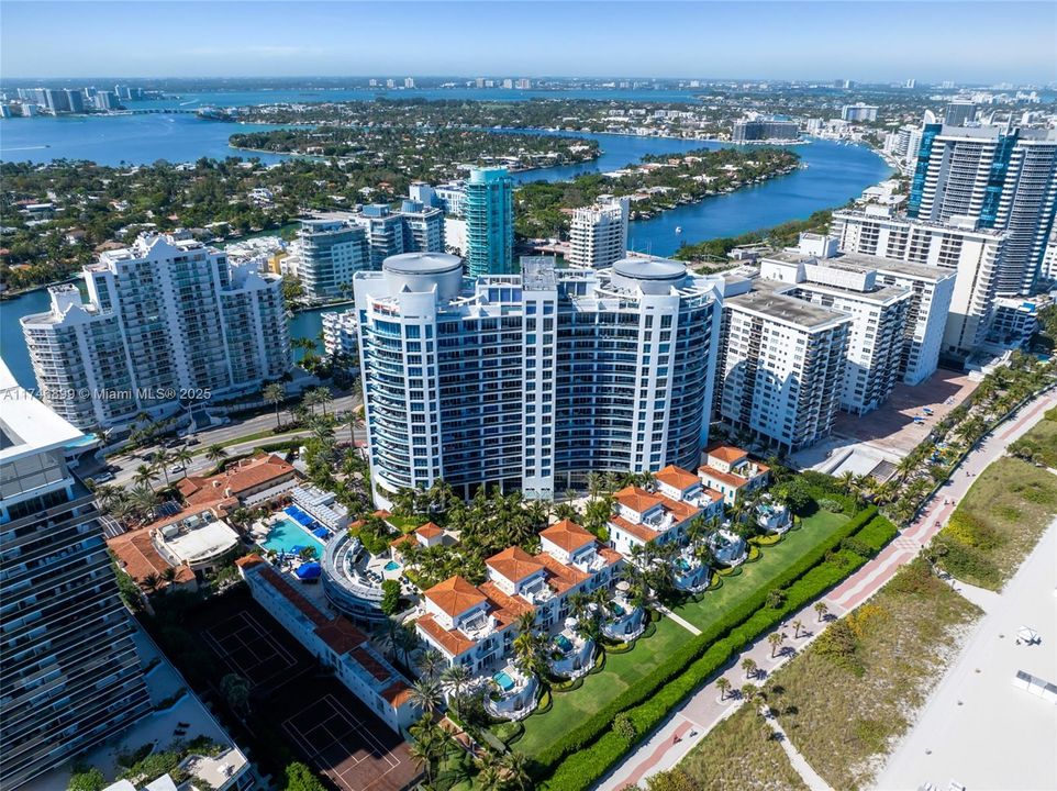 Recently Sold: $5,600,000 (4 beds, 4 baths, 3807 Square Feet)