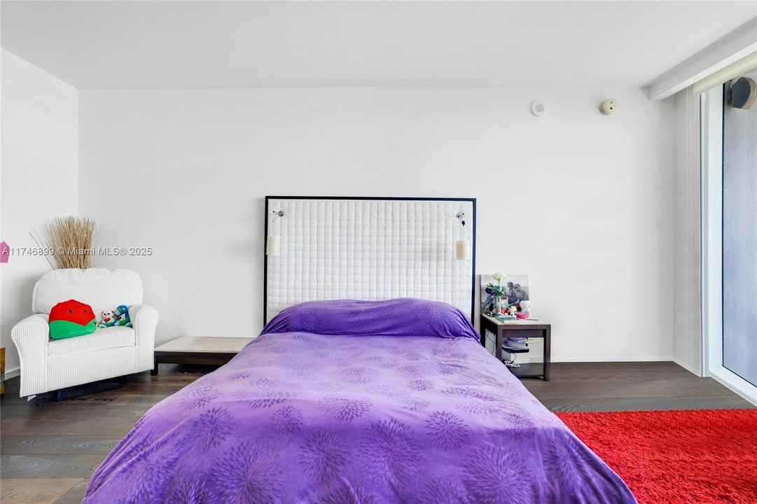 Recently Sold: $5,600,000 (4 beds, 4 baths, 3807 Square Feet)