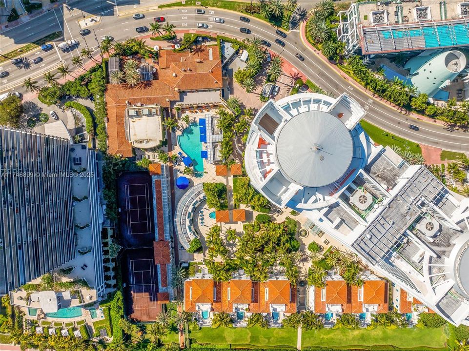 Recently Sold: $5,600,000 (4 beds, 4 baths, 3807 Square Feet)