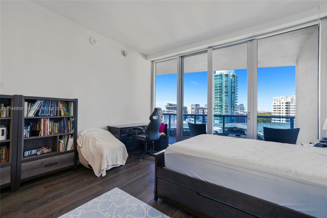 Recently Sold: $5,600,000 (4 beds, 4 baths, 3807 Square Feet)