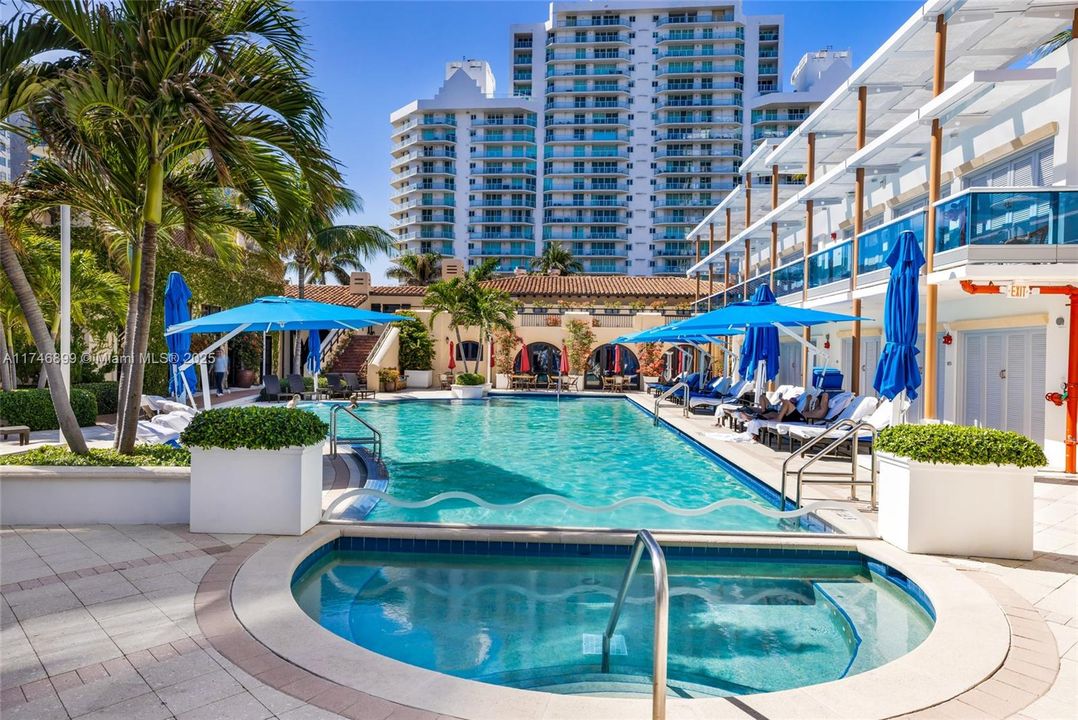 Recently Sold: $5,600,000 (4 beds, 4 baths, 3807 Square Feet)