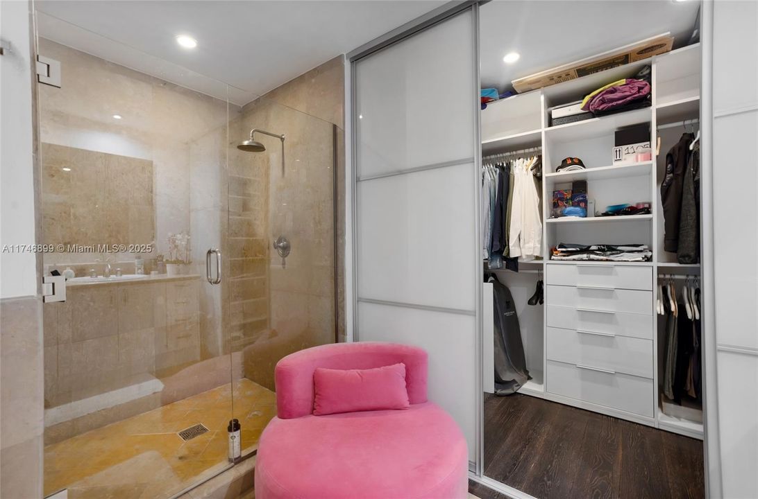 Recently Sold: $5,600,000 (4 beds, 4 baths, 3807 Square Feet)