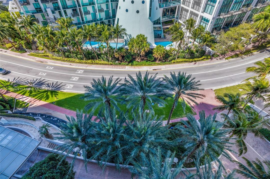 Recently Sold: $5,600,000 (4 beds, 4 baths, 3807 Square Feet)