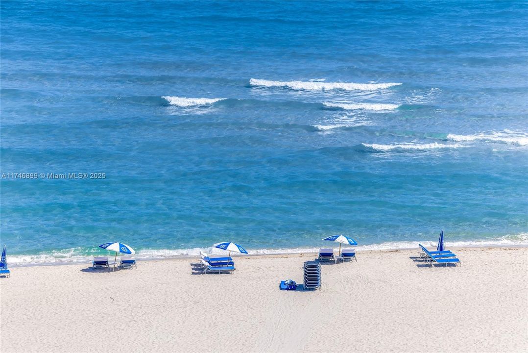 Recently Sold: $5,600,000 (4 beds, 4 baths, 3807 Square Feet)