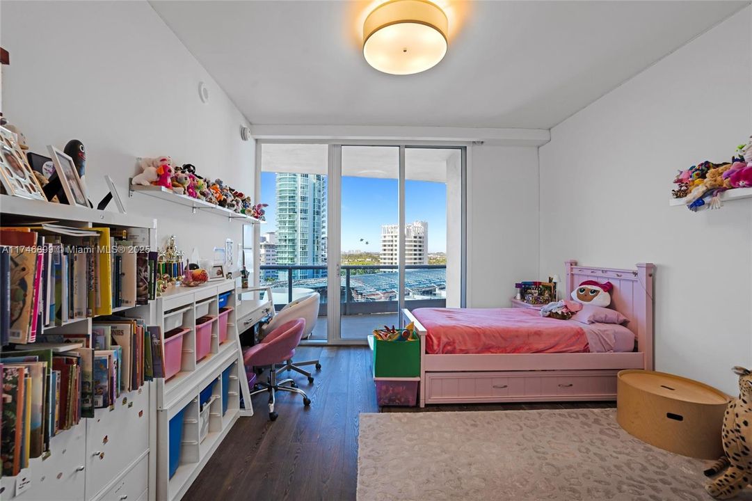 Recently Sold: $5,600,000 (4 beds, 4 baths, 3807 Square Feet)