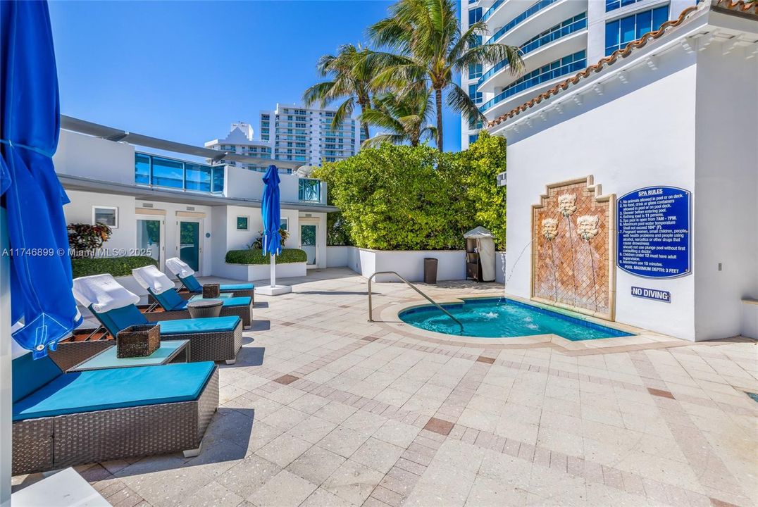 Recently Sold: $5,600,000 (4 beds, 4 baths, 3807 Square Feet)