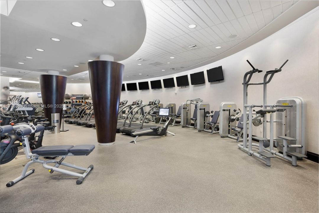 Recently Sold: $5,600,000 (4 beds, 4 baths, 3807 Square Feet)