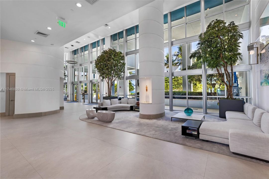 Recently Sold: $5,600,000 (4 beds, 4 baths, 3807 Square Feet)