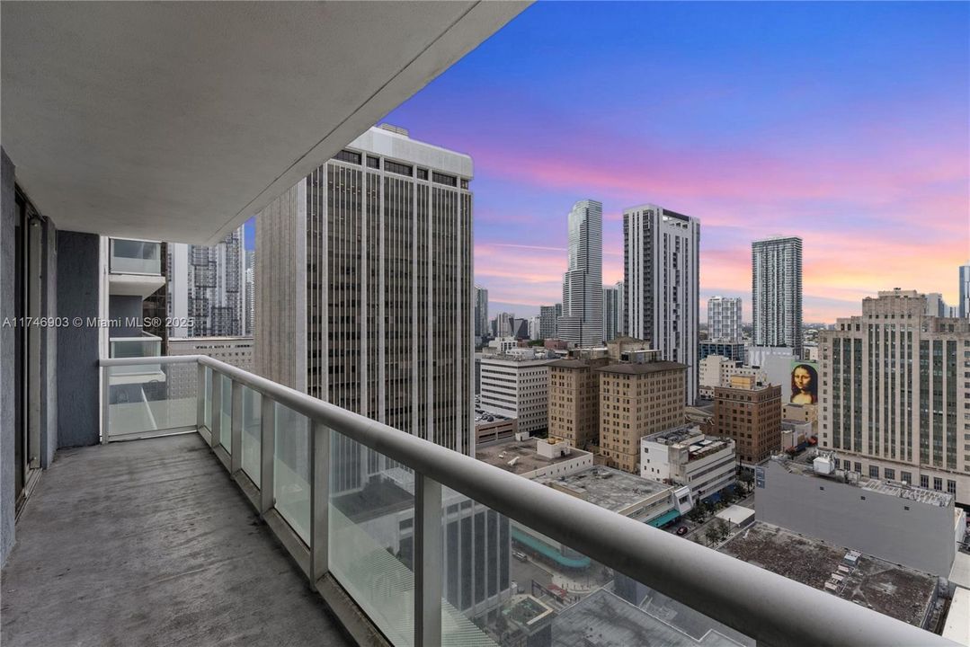 Recently Sold: $400,000 (1 beds, 1 baths, 845 Square Feet)