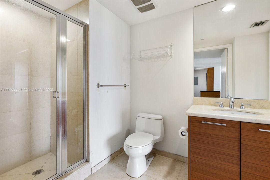 Recently Sold: $400,000 (1 beds, 1 baths, 845 Square Feet)