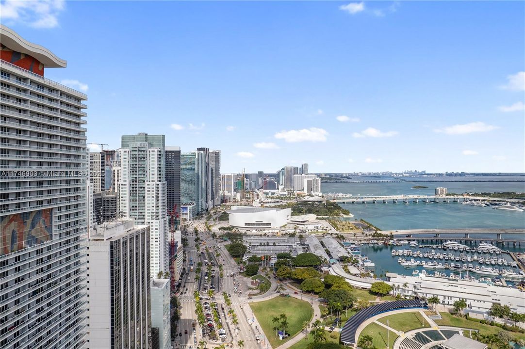 Recently Sold: $400,000 (1 beds, 1 baths, 845 Square Feet)