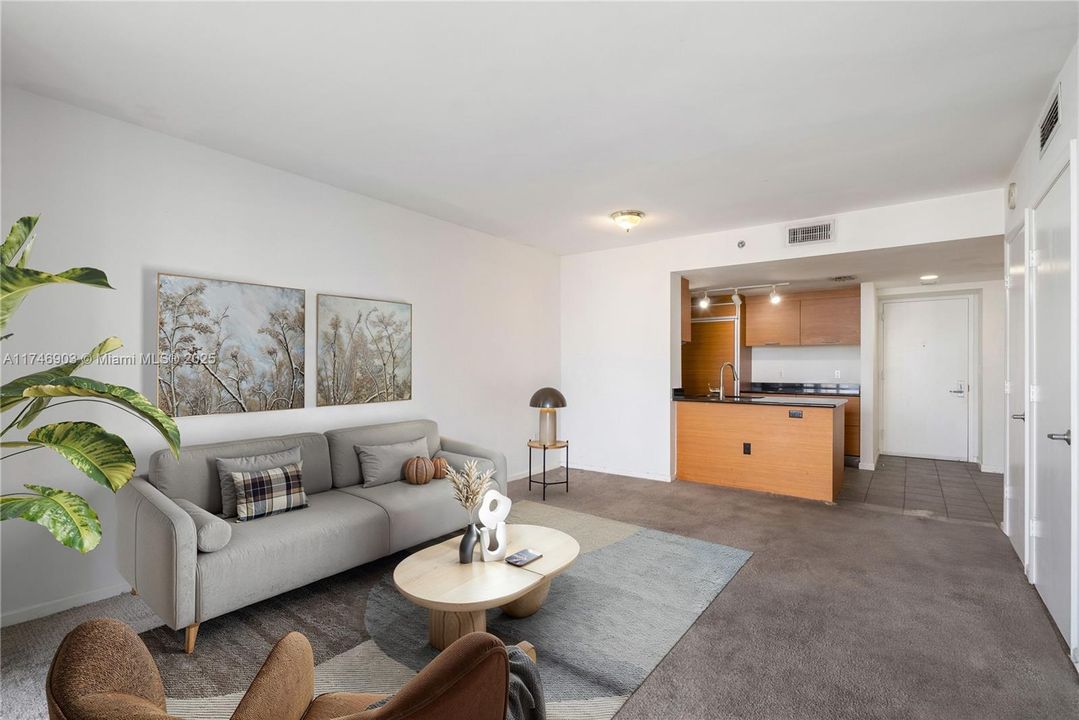 Recently Sold: $400,000 (1 beds, 1 baths, 845 Square Feet)
