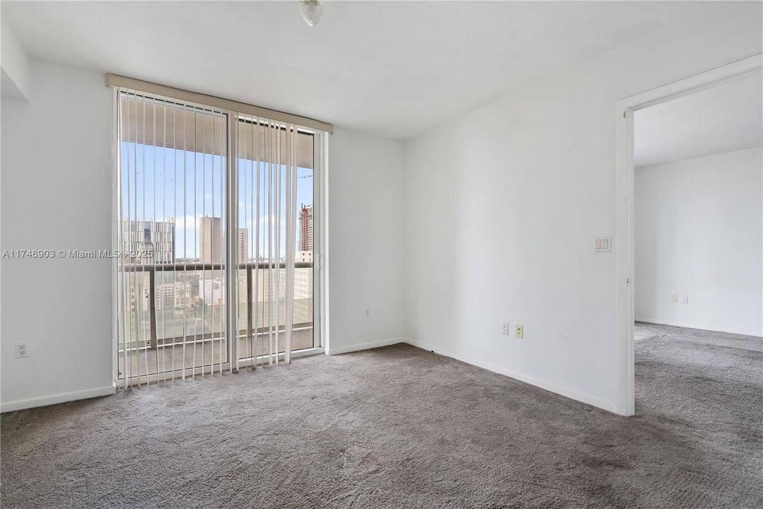 Recently Sold: $400,000 (1 beds, 1 baths, 845 Square Feet)