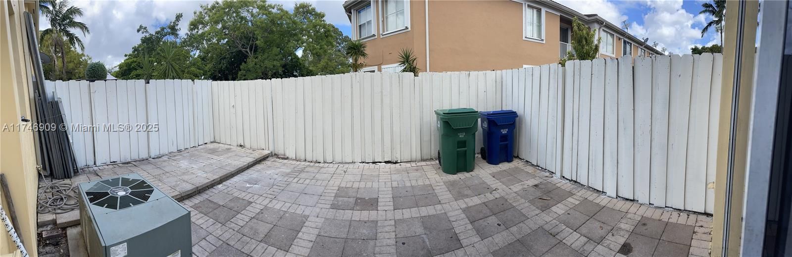 Недавно арендовано: $3,350 (4 спален, 3 ванн, 1500 Квадратных фут)