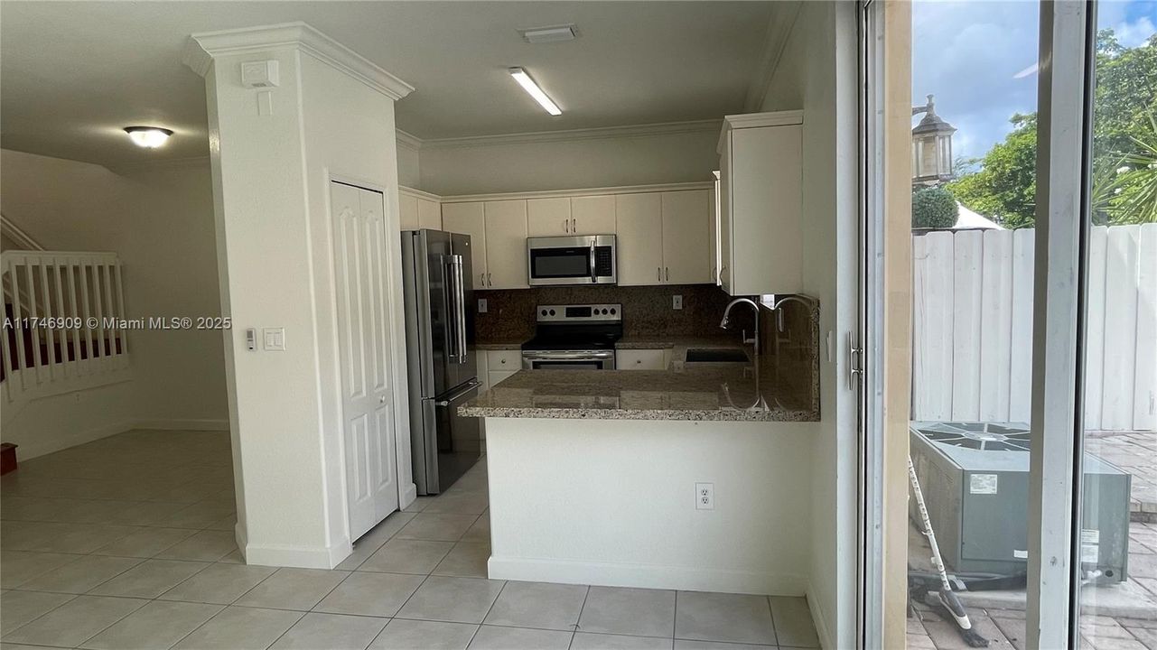 Недавно арендовано: $3,350 (4 спален, 3 ванн, 1500 Квадратных фут)