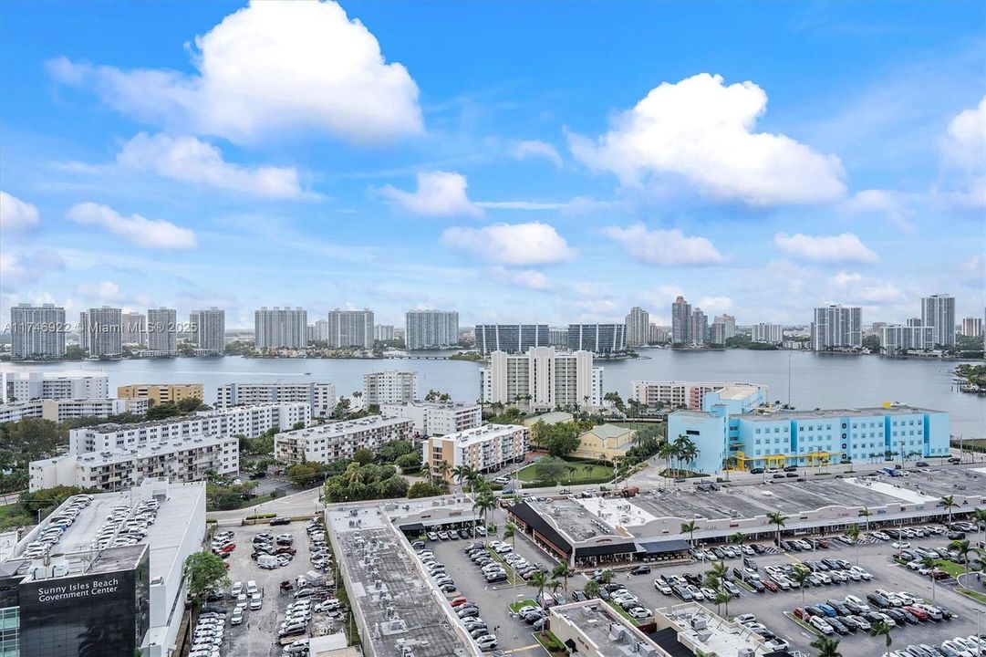 待售: $312,000 (0 贝兹, 1 浴室, 664 平方英尺)