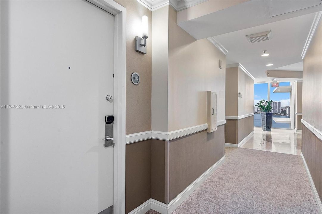 待售: $312,000 (0 贝兹, 1 浴室, 664 平方英尺)