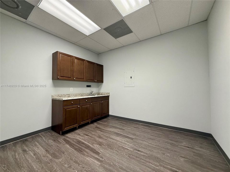 最近租的: $16 (0 贝兹, 0 浴室, 0 平方英尺)