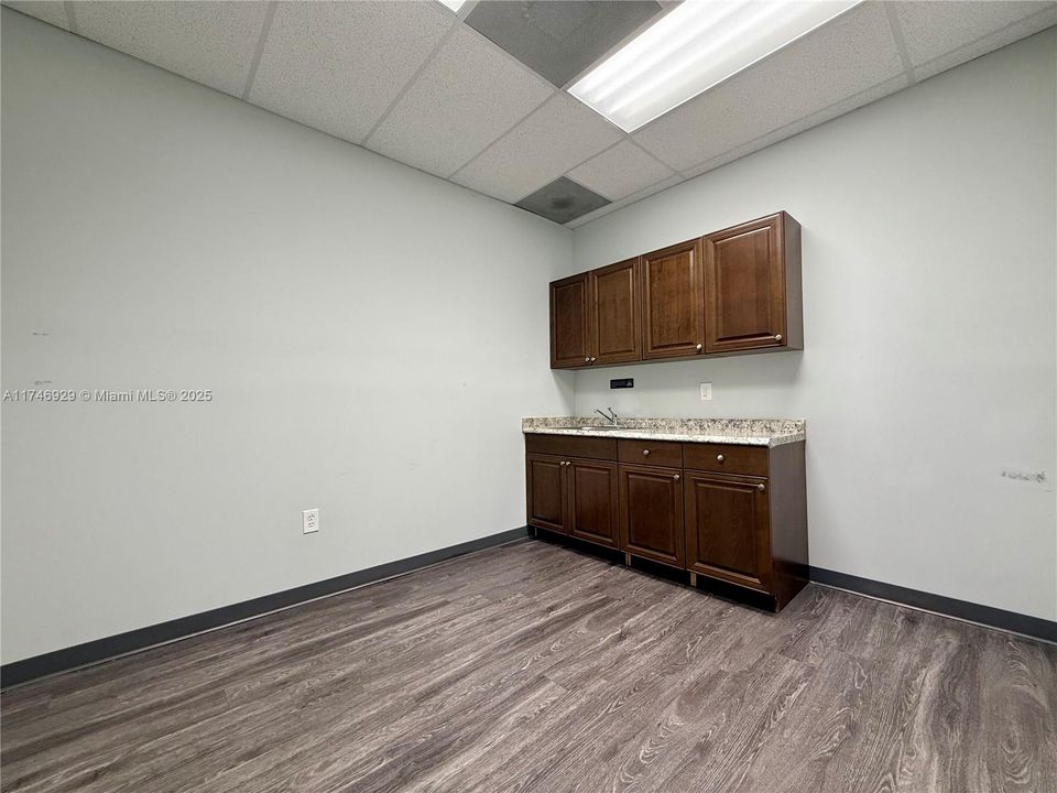 最近租的: $16 (0 贝兹, 0 浴室, 0 平方英尺)