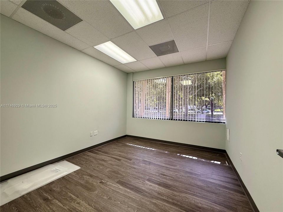 最近租的: $16 (0 贝兹, 0 浴室, 0 平方英尺)