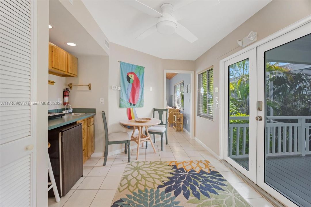 2 cottages with 2 bedrooms, 1 bathroom each