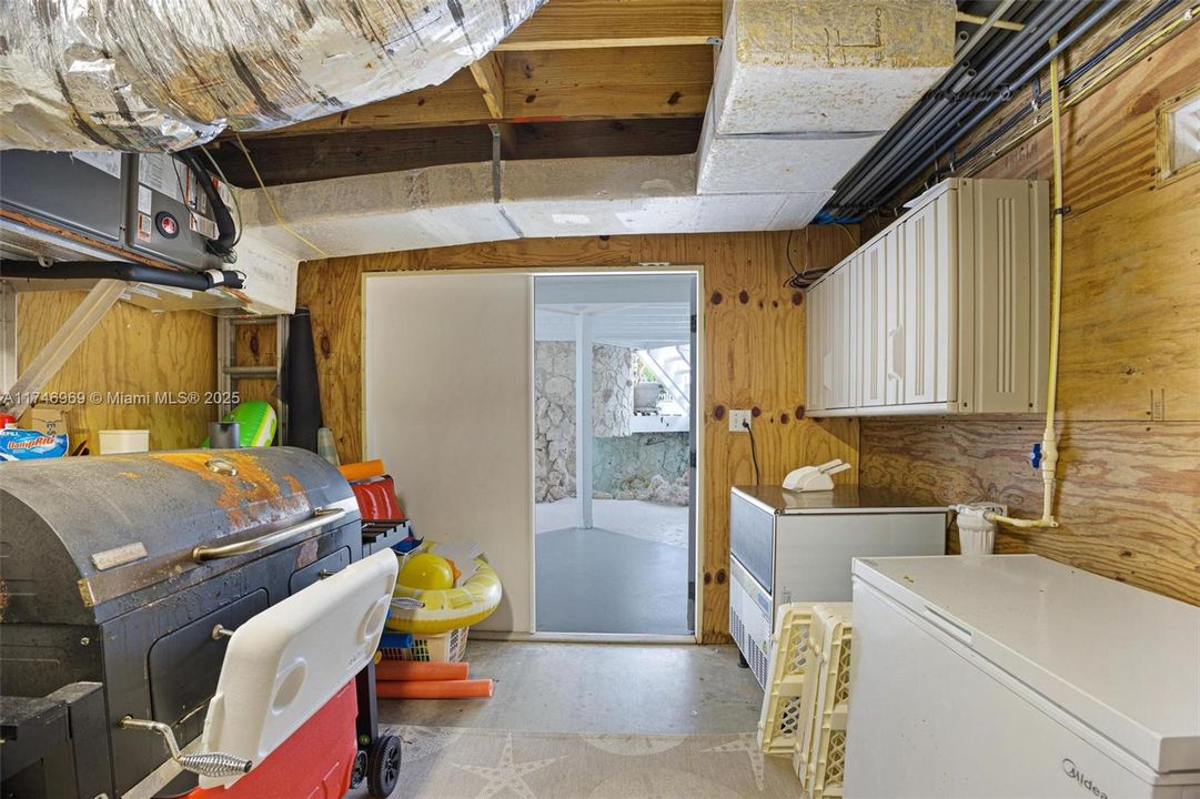 Second Laundry & storage