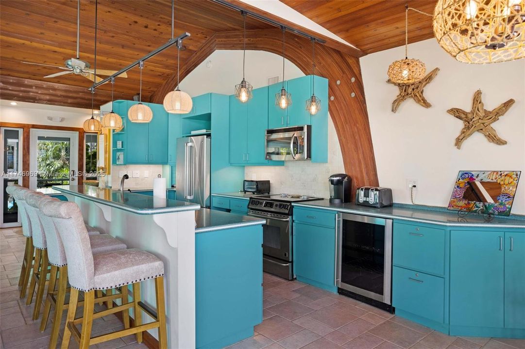 Недавно продано: $3,500,000 (7 спален, 4 ванн, 4531 Квадратных фут)