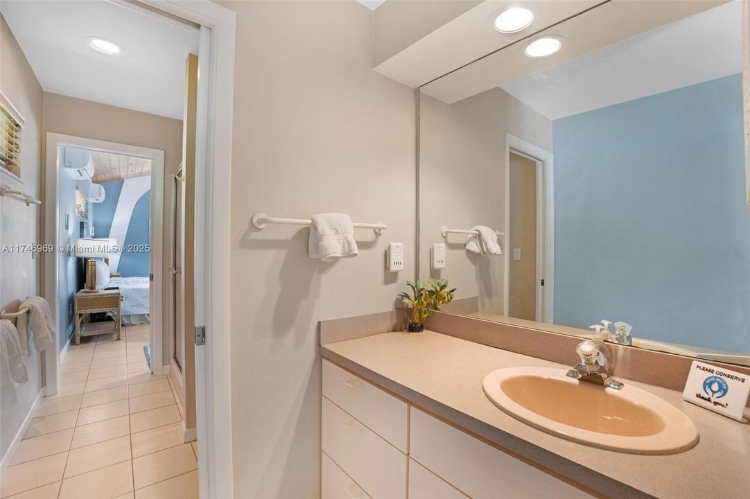 Недавно продано: $3,500,000 (7 спален, 4 ванн, 4531 Квадратных фут)