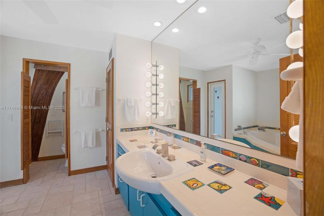 Недавно продано: $3,500,000 (7 спален, 4 ванн, 4531 Квадратных фут)