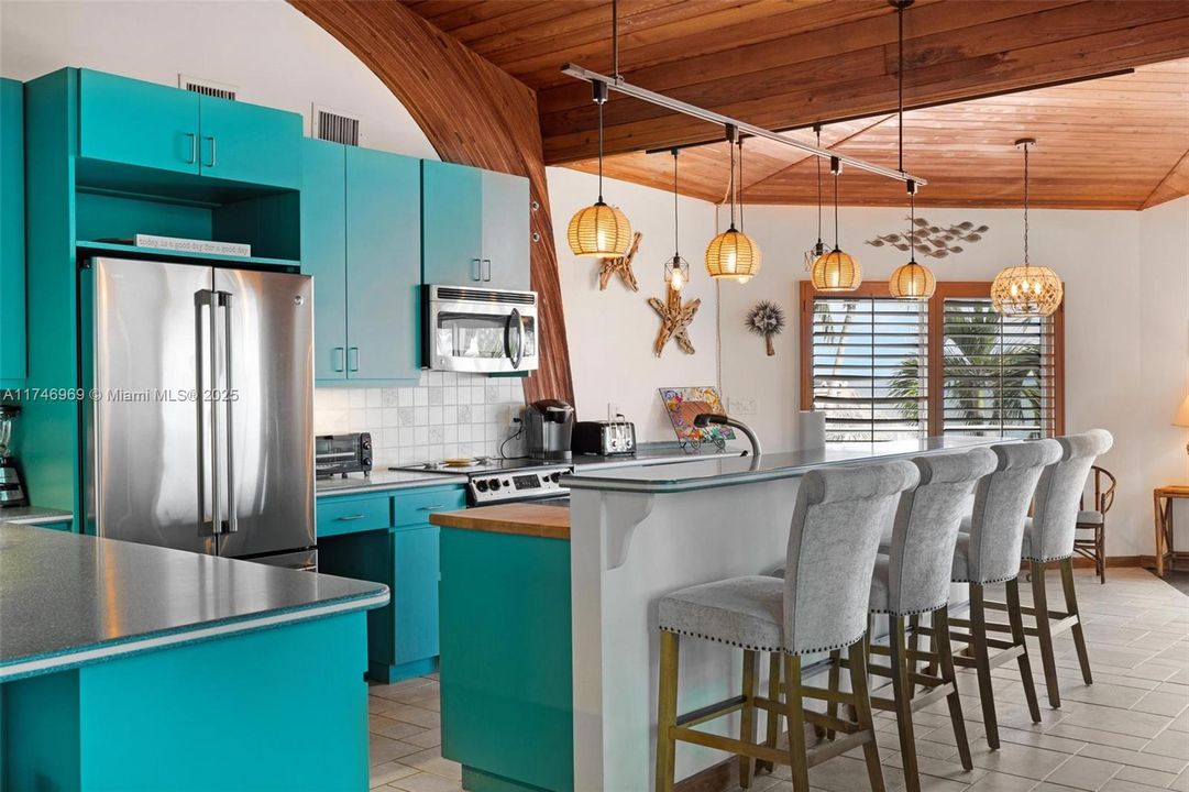 Недавно продано: $3,500,000 (7 спален, 4 ванн, 4531 Квадратных фут)