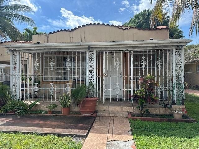 Recently Sold: $525,000 (4 beds, 2 baths, 1650 Square Feet)
