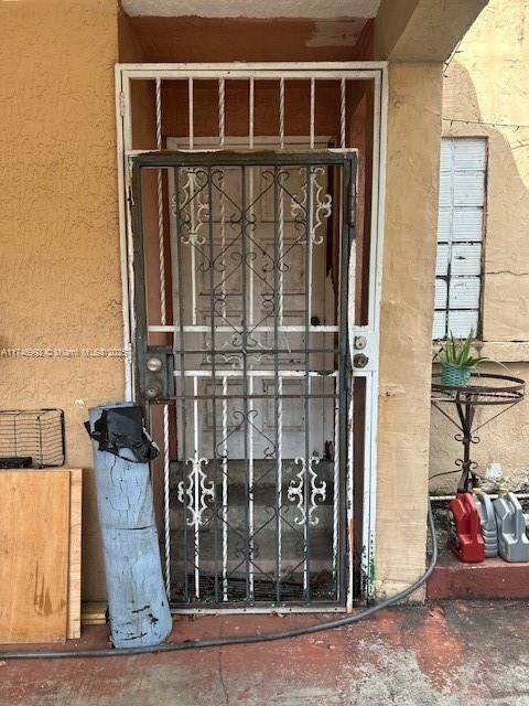 Recently Sold: $525,000 (4 beds, 2 baths, 1650 Square Feet)