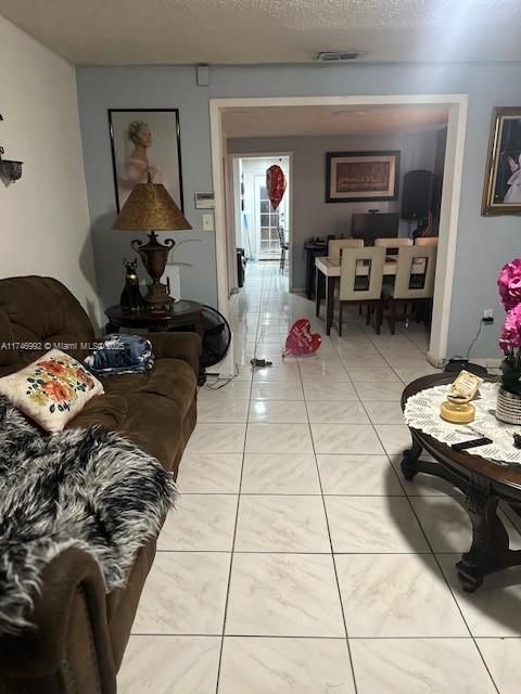 Recently Sold: $525,000 (4 beds, 2 baths, 1650 Square Feet)