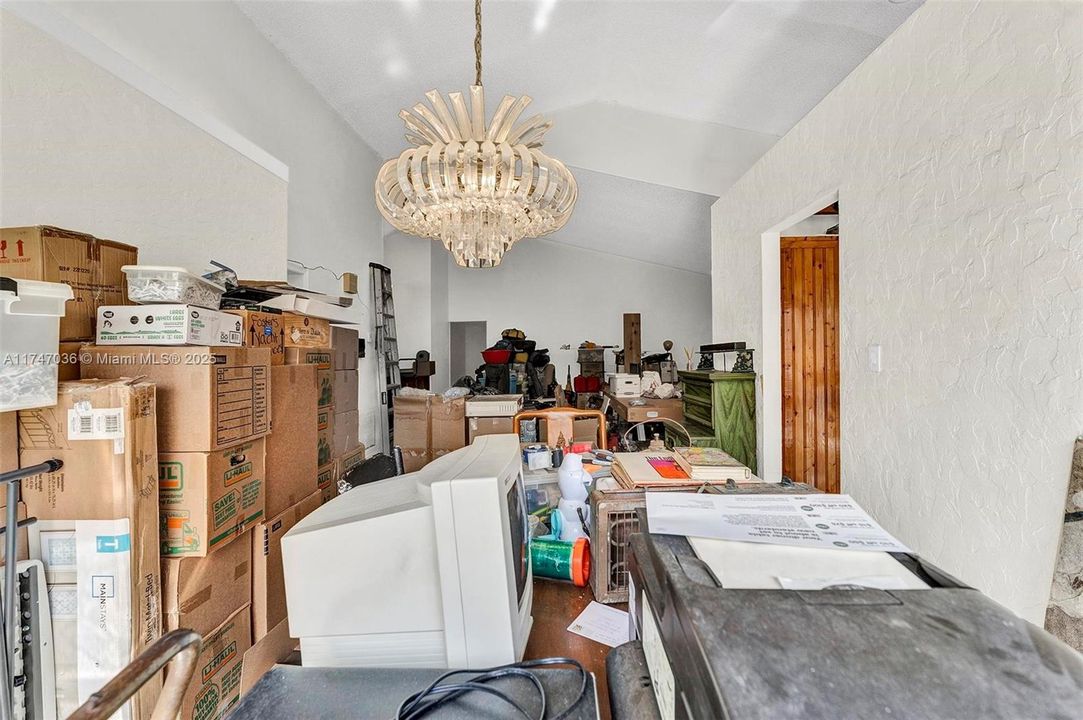 Недавно продано: $580,000 (4 спален, 2 ванн, 2279 Квадратных фут)