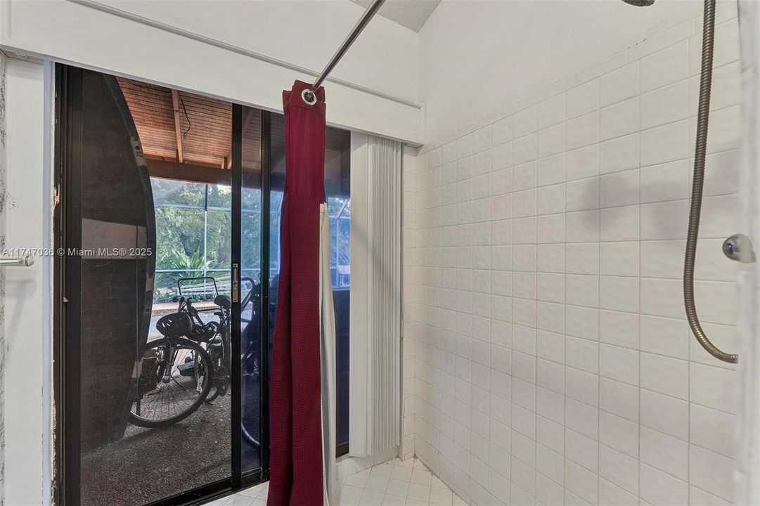 Недавно продано: $580,000 (4 спален, 2 ванн, 2279 Квадратных фут)