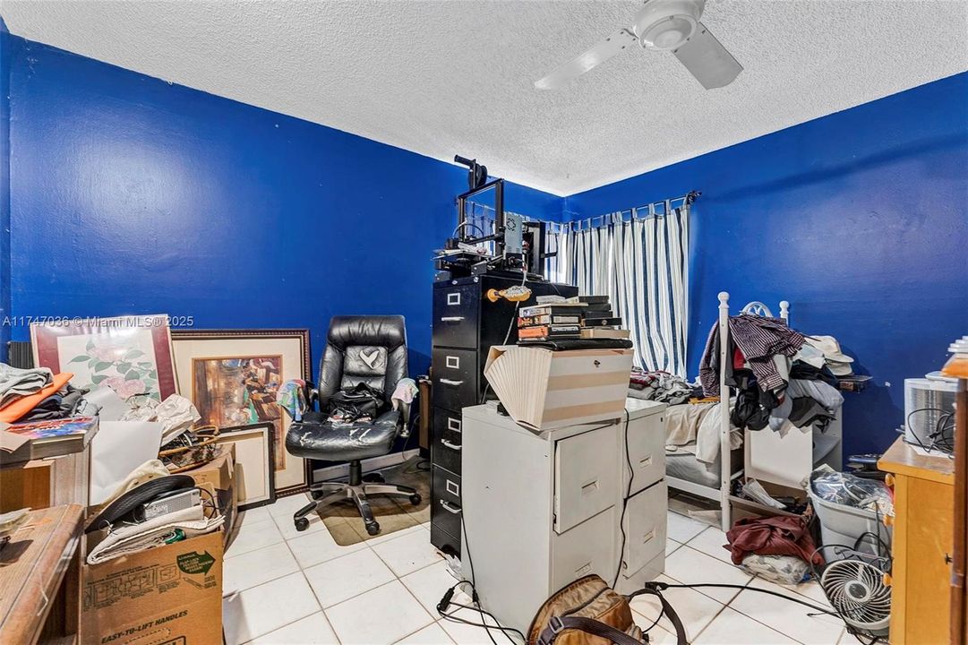 Недавно продано: $580,000 (4 спален, 2 ванн, 2279 Квадратных фут)