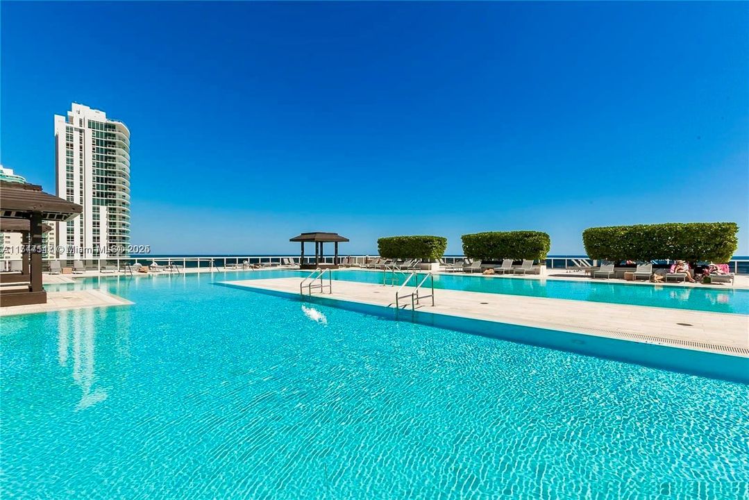 На продажу: $1,020,000 (3 спален, 3 ванн, 1571 Квадратных фут)