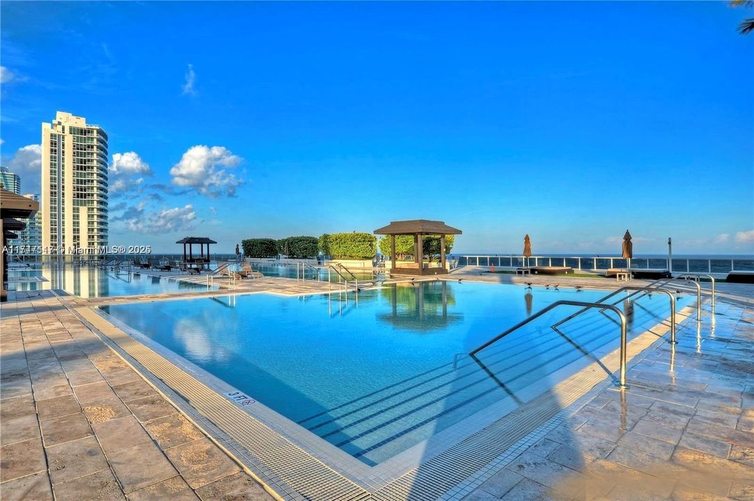 На продажу: $1,020,000 (3 спален, 3 ванн, 1571 Квадратных фут)