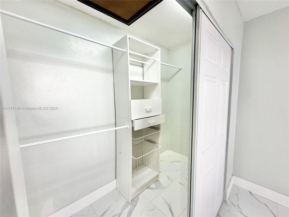 Recently Rented: $2,100 (1 beds, 1 baths, 940 Square Feet)