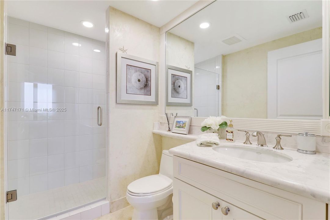 Recently Sold: $2,450,000 (3 beds, 3 baths, 2419 Square Feet)