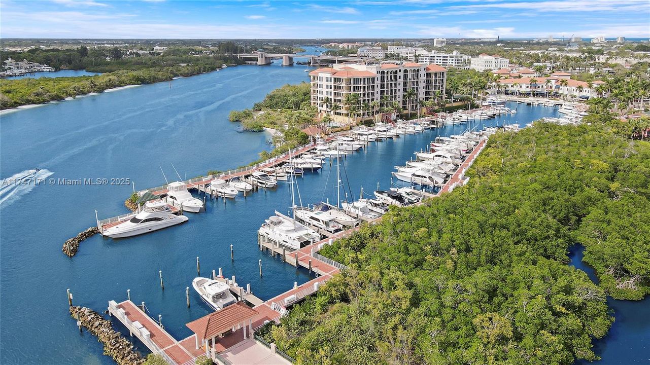 Recently Sold: $2,450,000 (3 beds, 3 baths, 2419 Square Feet)