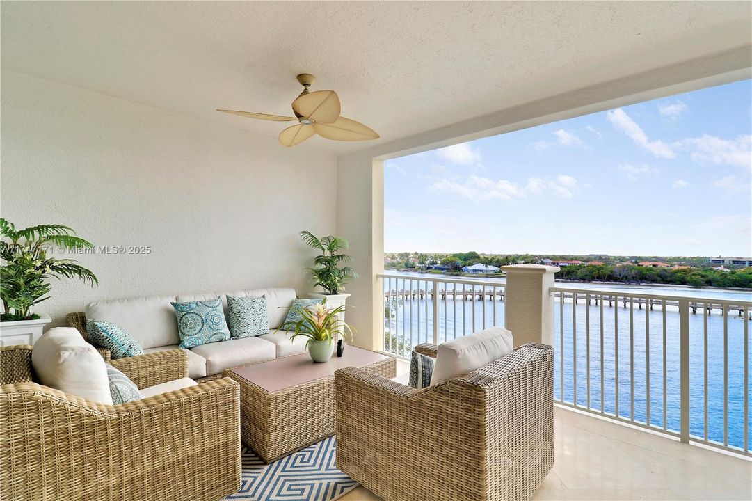 Recently Sold: $2,450,000 (3 beds, 3 baths, 2419 Square Feet)