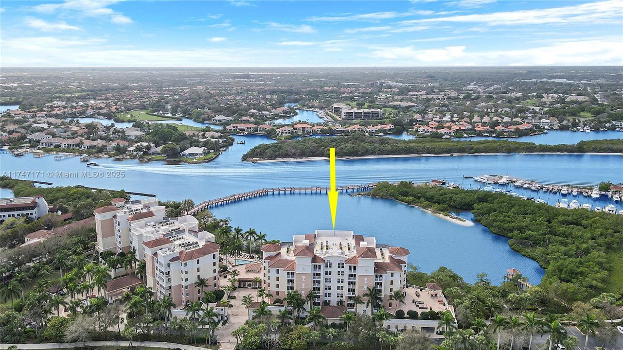 Recently Sold: $2,450,000 (3 beds, 3 baths, 2419 Square Feet)