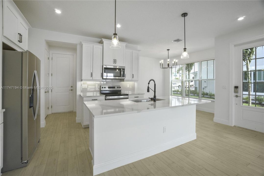 Recently Rented: $3,100 (3 beds, 2 baths, 2049 Square Feet)